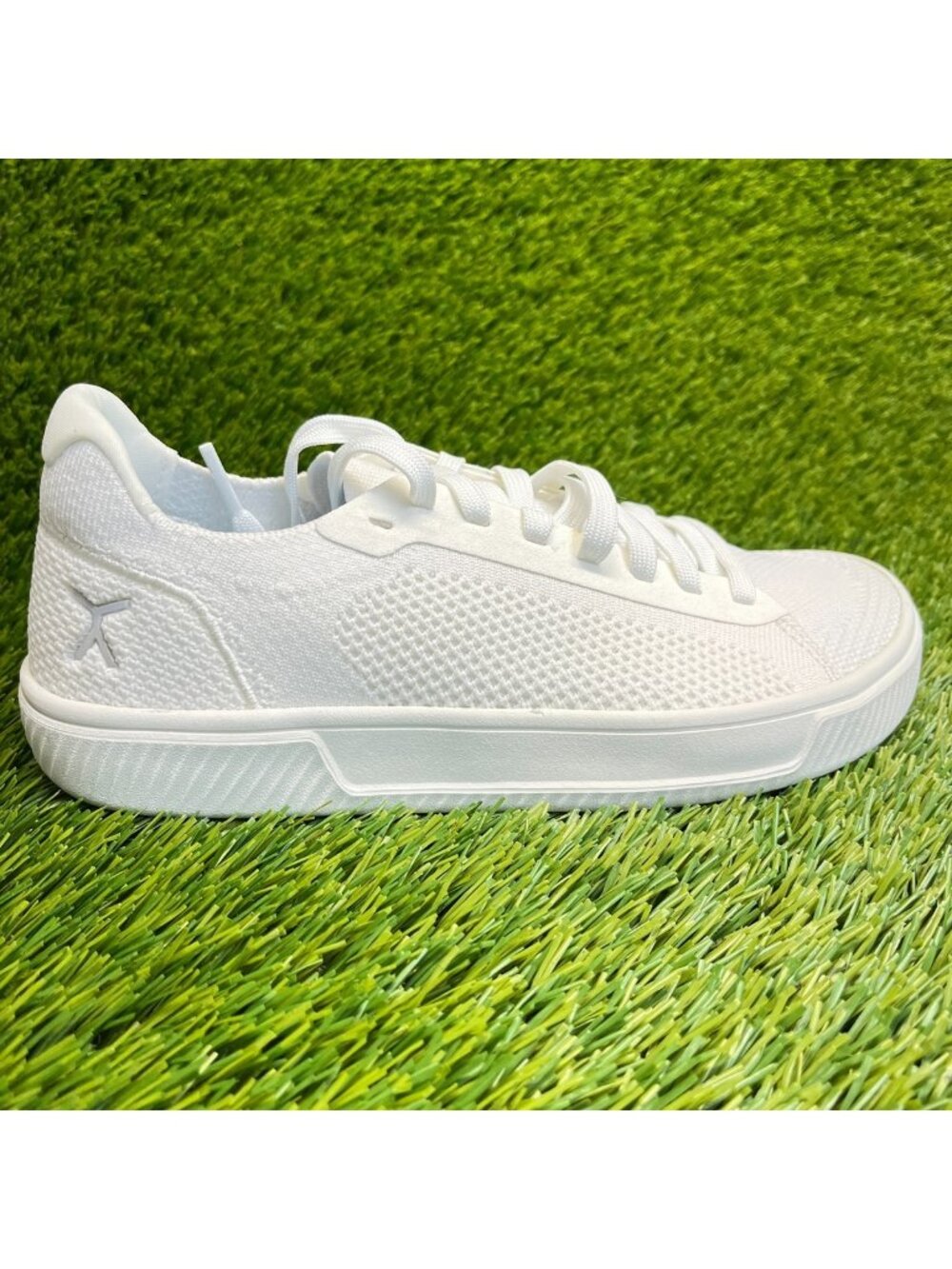 Flux Footwear Adapt Trainer White Womens Size 8 Athletic Knit Shoes Sneakers